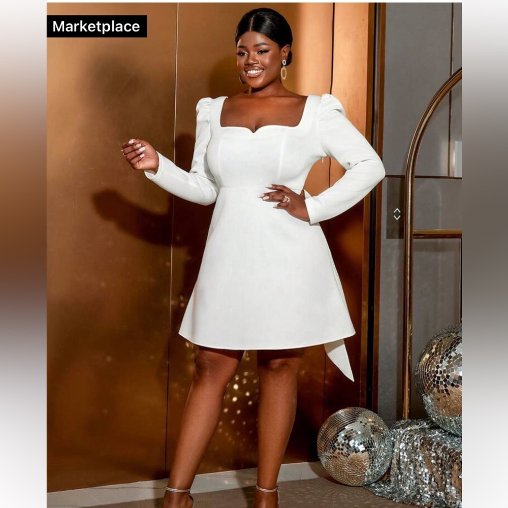 Short mini backless plus size dress with long sleeves